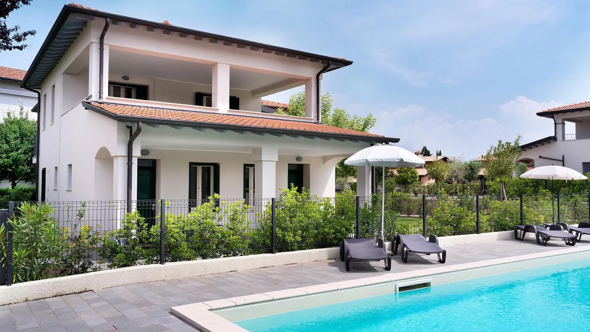 Residence Fiore Rosso Sirmione Apartment