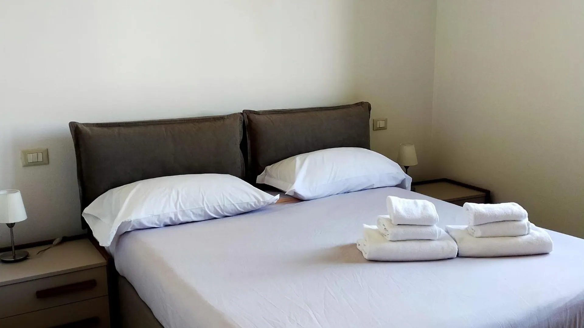 Residence Fiore Rosso Sirmione Apartment