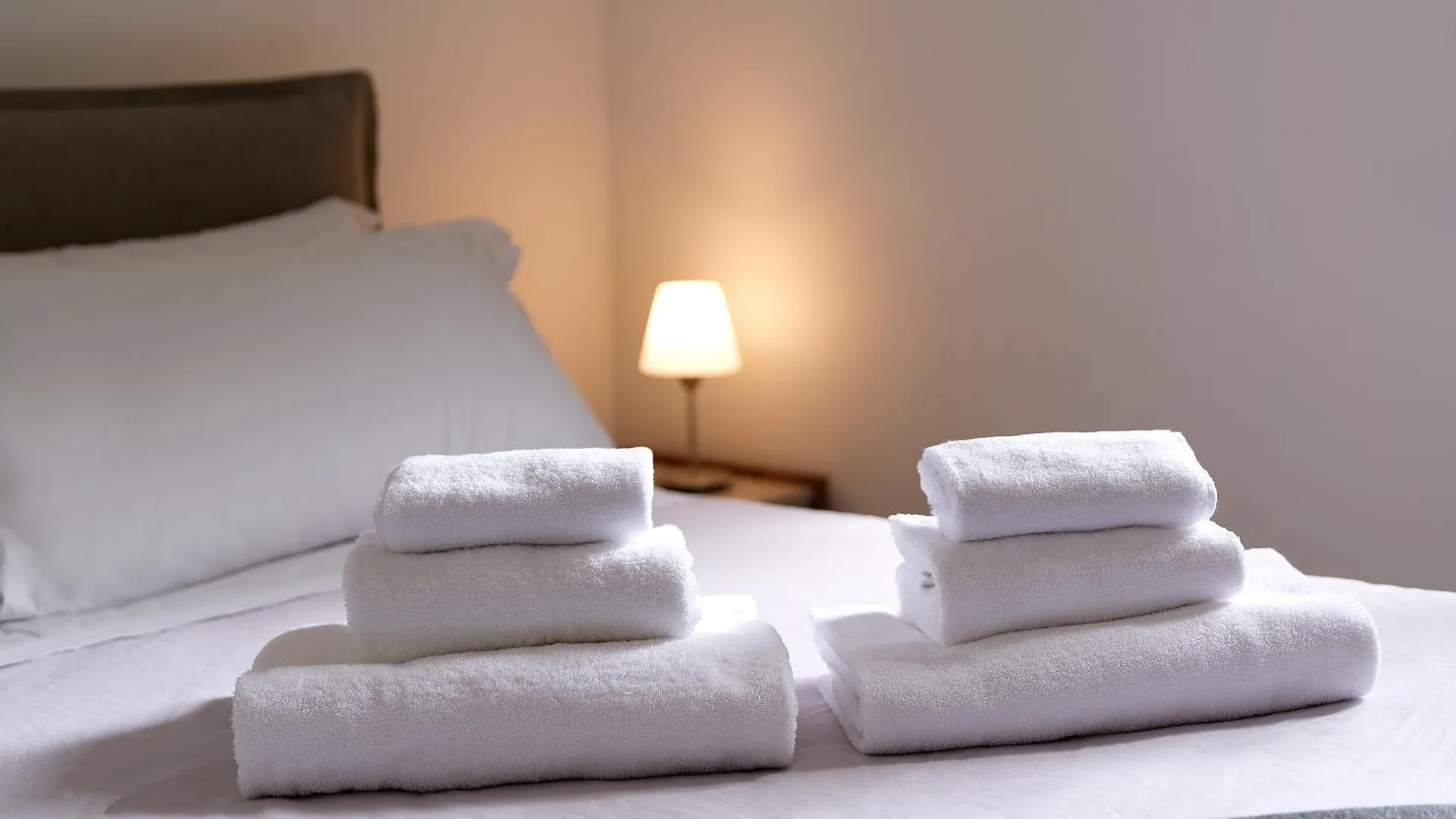 Residence Fiore Rosso Sirmione 0*,  Italia
